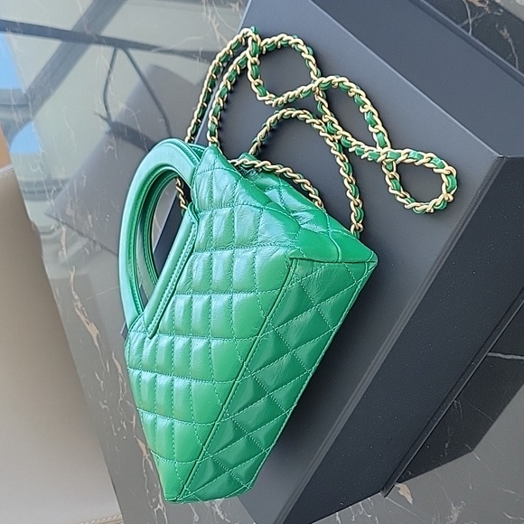 Chanel  newest  24A mini shopping bag - Picture 3 of 8